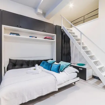 Refait A Neuf A Montorgueil - 2 *