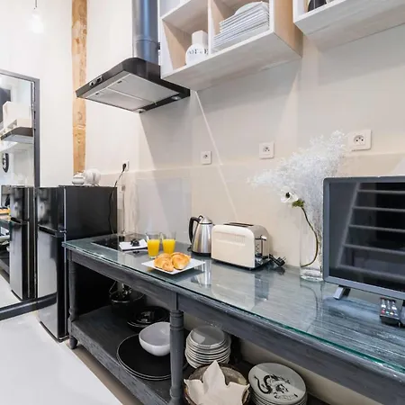 Refait A Neuf A Montorgueil - 2 *